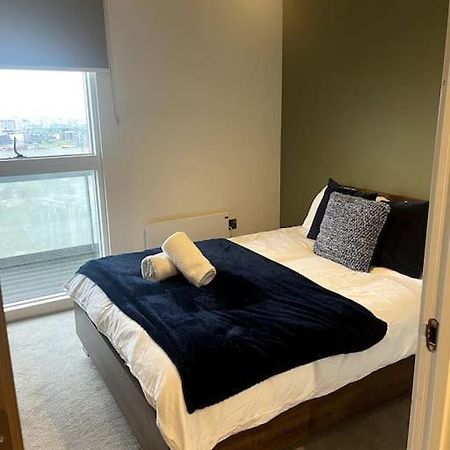 Lovely 2-Bedroom Condo With Balcony 曼彻斯特 外观 照片