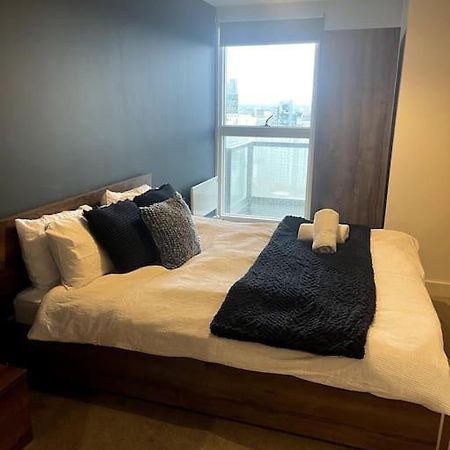 Lovely 2-Bedroom Condo With Balcony 曼彻斯特 外观 照片