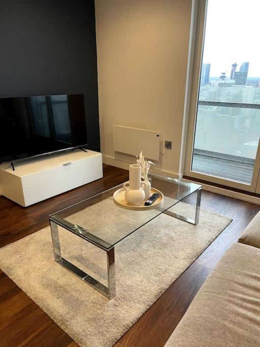 Lovely 2-Bedroom Condo With Balcony 曼彻斯特 外观 照片