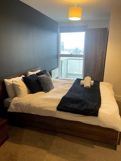 Lovely 2-Bedroom Condo With Balcony 曼彻斯特 外观 照片